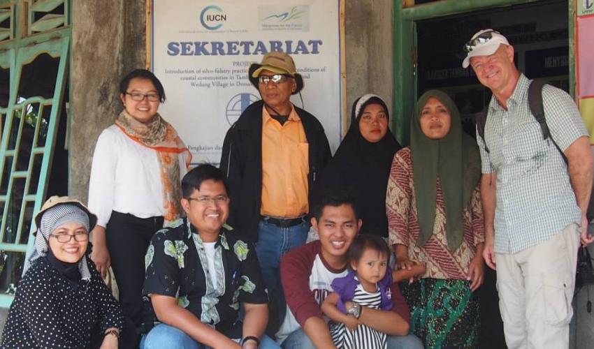 MFF MLE team, LPPSP staff and representatives from the local women&#039;s group, in Demak Regency