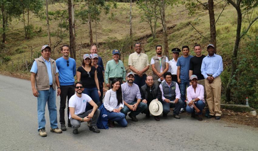 The BRIDGE Team together with several of our Quilango hosts, including Mayor Jaramillo and other local BRIDGE Champions.