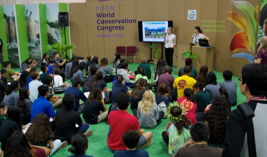 IUCN and GIZ discuss conservation solutions with Hawaiian school children at the youth day at the IUCN World Conservation Congress