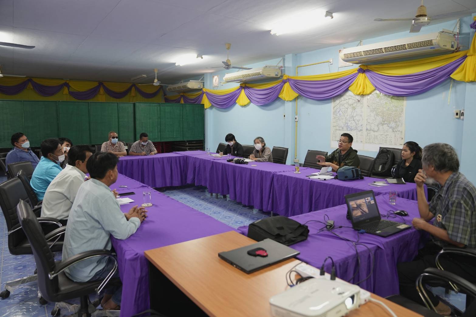  Meeting with the local community members at Tha Reu Tambon Administrative Organization © Pratheep Mekatitam 