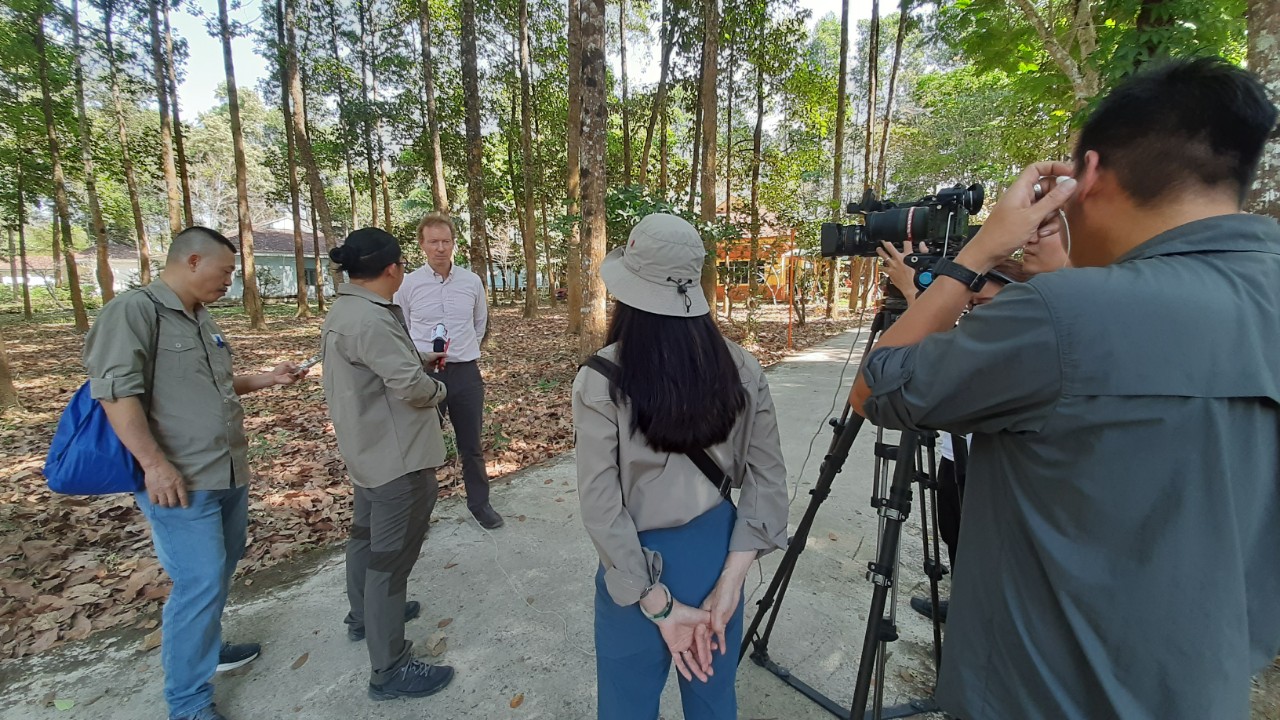 Journalists were interviewing Mr. Jake Brunner - Head, IUCN Lower Mekong Sub-regions