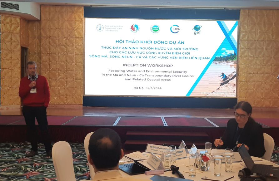 Mr. Jake Brunner - Head, IUCN Lower Mekong Subregion gave remarks at the project launch workshop  