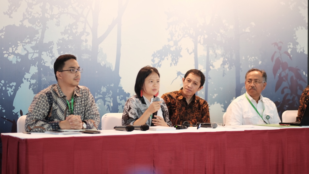 From left to right: Dr. Satrio Wicaksono, WRI Indonesia; Li Jia, FLR Coordinator, IUCN Asia; Dr. Nirarta Samadhi, Country Director, WRI Indonesia; and Ir. Djati Witjaksono Hadi, Director, Watershed Management Planning and Evaluation
