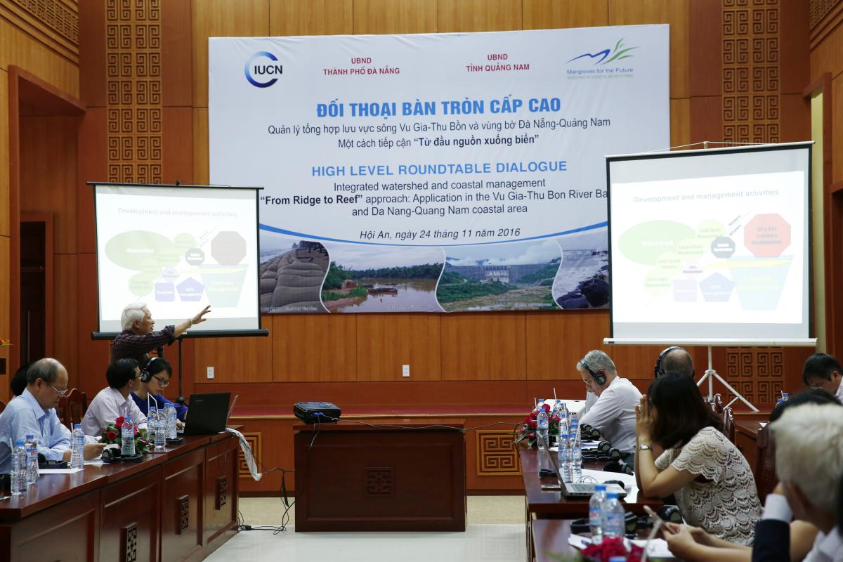 Prof. Chu Hoi - Former Deputy Director General of Viet Nam Administration of Sea and Islands (VASI) presented at the workshop
