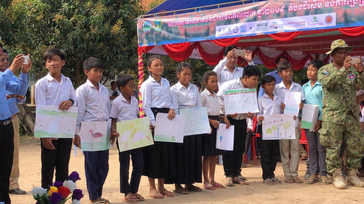 Primary school students awarded their painting competition 