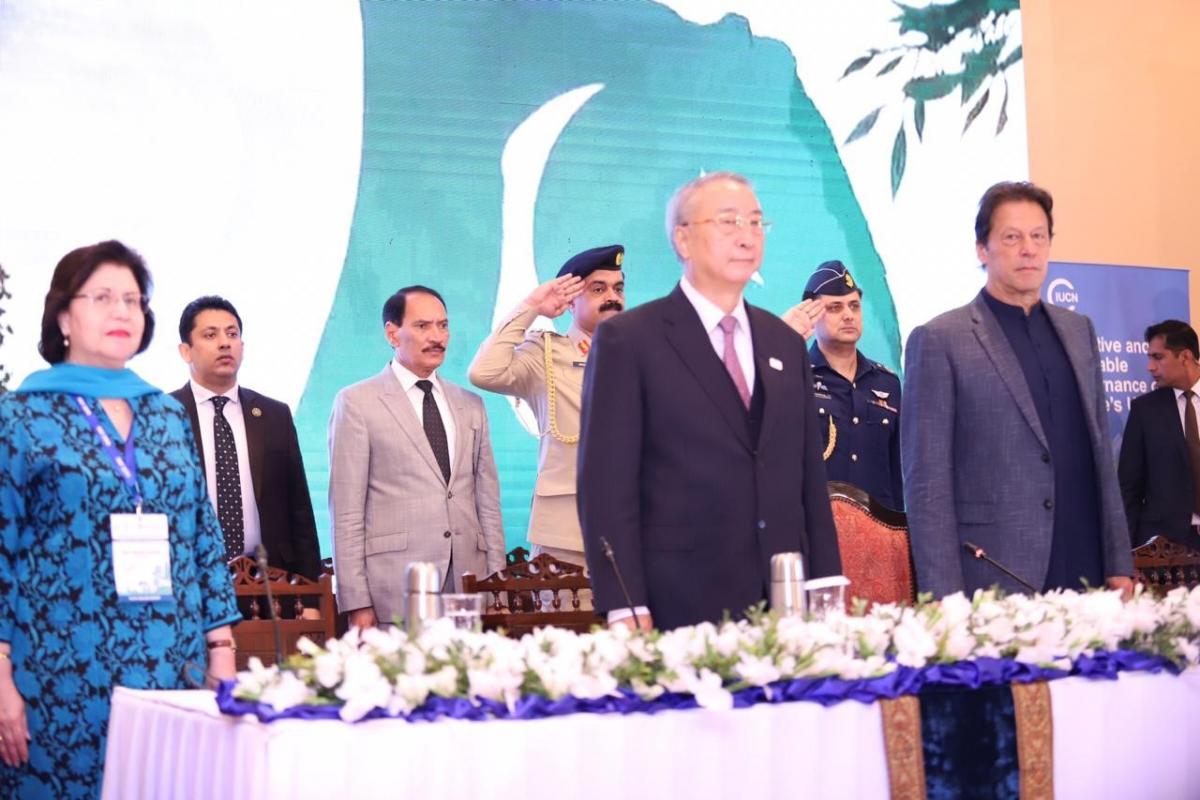 (L-R) IUCN Asia Regional Director and Director of the IUCN Regional Hub for Asia-Oceania Ms Aban Marker Kabraji, IUCN President Zhang Xinsheng, and Prime Minister Imran Khan at the IUCN Asia RCF