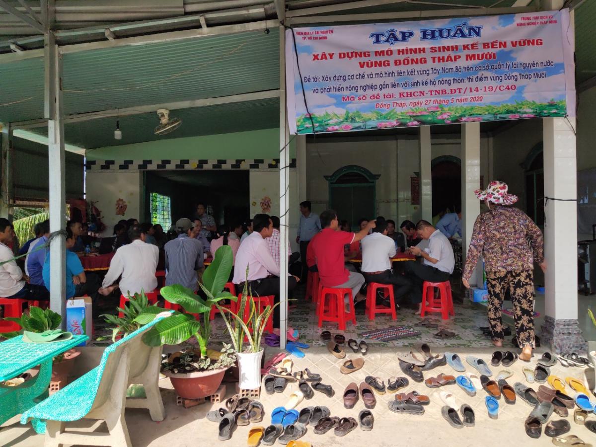 Training on sustainable livelihood models in Tan Kieu commune, Thap Muoi district, Dong Thap province