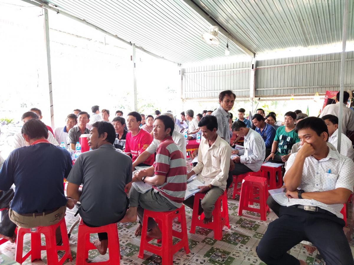 Farmers attended the training in Tan Kieu 