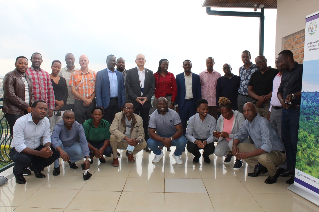 IUCN Rwanda staff with DG