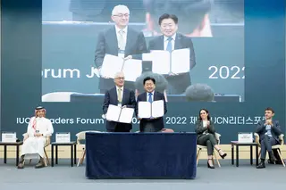Mr Young Hun Oh and Dr Bruno Oberle formally establish the Partnership