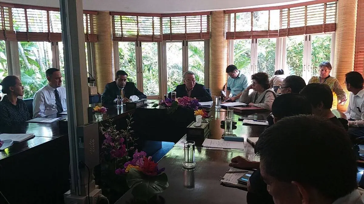 IUCN President Mr Zhang Xinsheng and IUCN Vice President Mr Malik Amin Aslam meet with IUCN members in Thailand