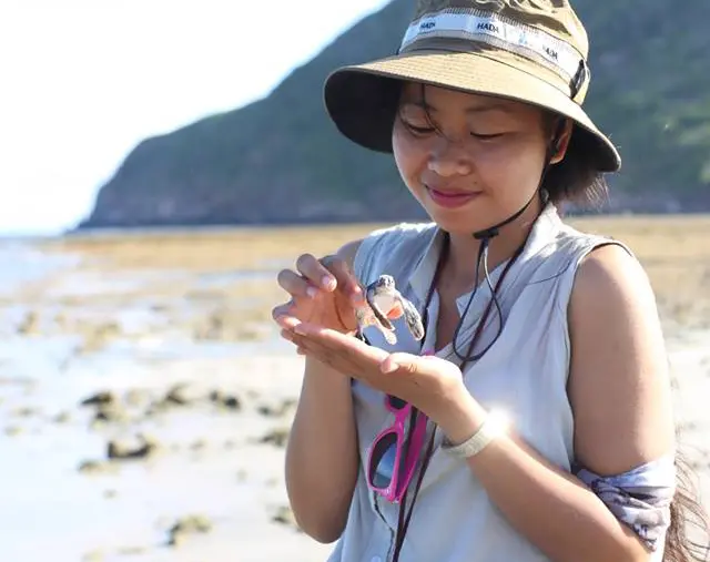 Ms. Phan Bao Ha - an IUCN marine turtle conservation volunteer 