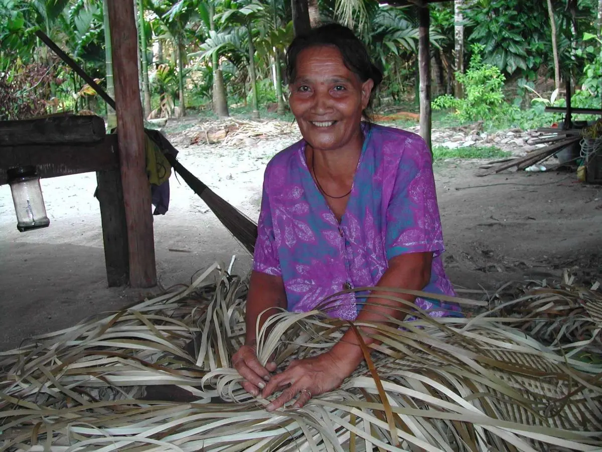Traditional weaving, Arnavon Islands, Solomon Islands