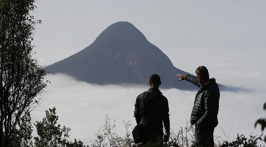 James Lewis (Rainforest Trust, USA) and Oldrich van Skalkwyk (Endangered Wildlife Trust) discuss protected area expansion options in the Soutpansberg Mountains, the most northerlyrange in South Africa.