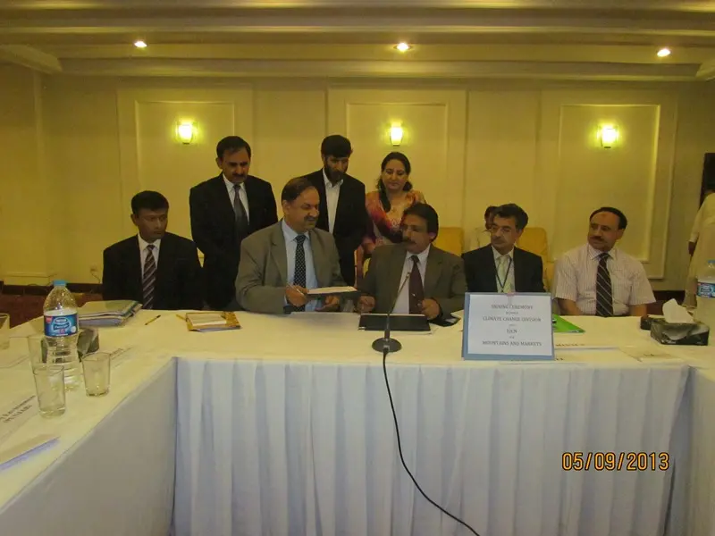 IUCN Pakistan and Climate Change Division signing and an Agreement